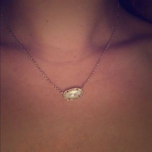 Kendra Scott necklace